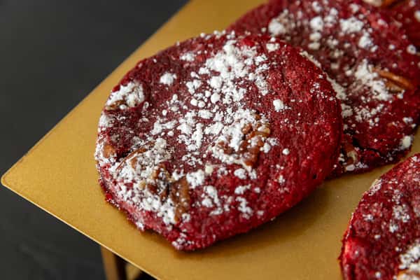 6 Red Velvet Deluxe Cookies