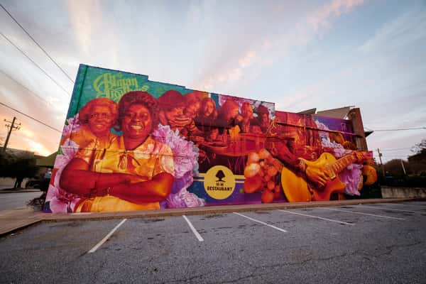 Wall mural