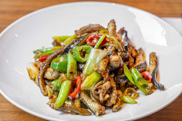 House Stir Fried Shredded Eel 甬川爆炒鳝丝