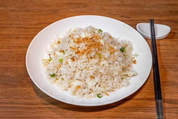 Dried scallop and egg white fried rice 瑶柱蛋白炒饭
