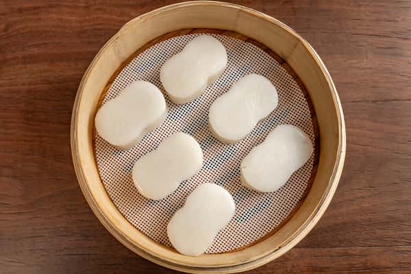 Braised large white pomfret w. rice cake 鲳鱼烧年糕