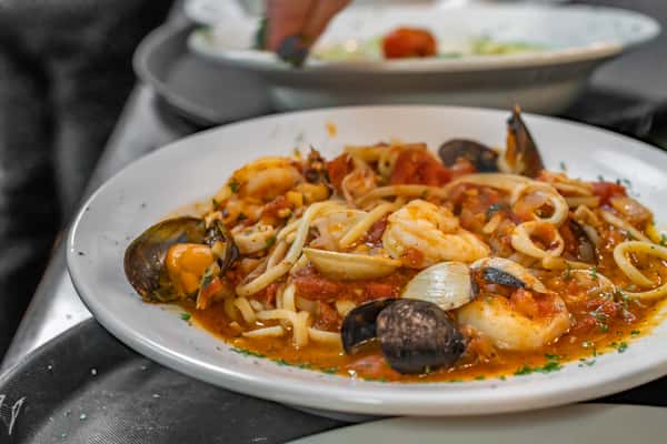 Frutti Di Mare Alla Fral Diavolo