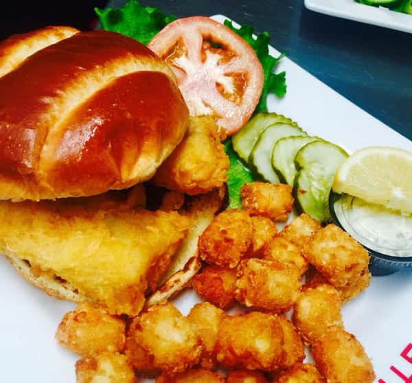 Photos Mustang's Bar and Grill Restaurant in South Beloit, IL