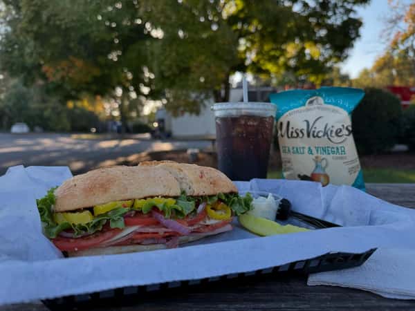 bagel sandwich and drinks