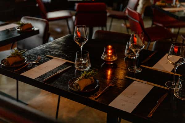 What Time Should You Arrive to Make the Most of Your Evening