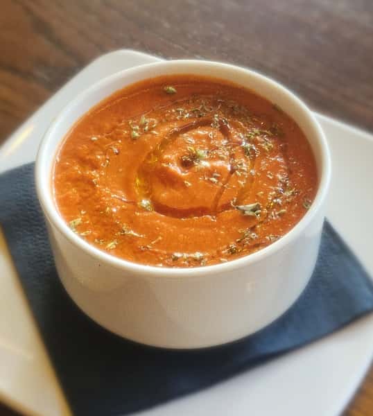 Creamy Tomato & Roasted Garlic Soup