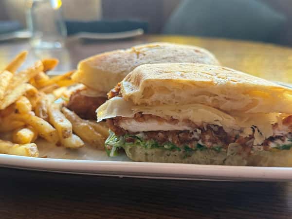 CHICKEN MILANESE SANDWICH