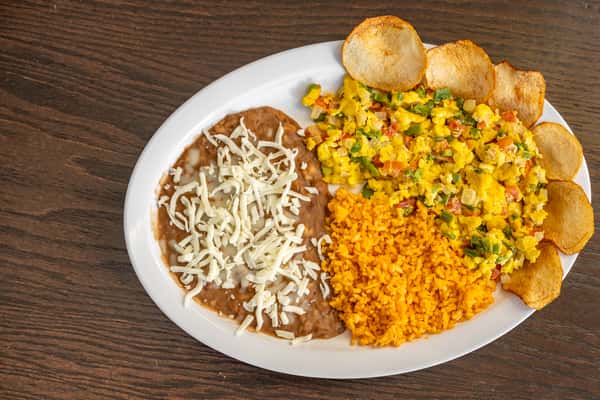 Huevos a La Mexicana (Scrambled Egg with Tomatoes Green Jalapeno Onion)
