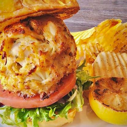 CRABCAKE SANDWICH