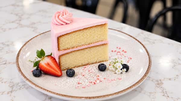 Strawberry no filling cake