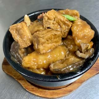 紅 燒 斑 腩 煲 Cod Fillet, Roast Pork and Tofu Hot Pot