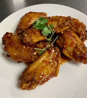 * 泰 式 香 辣 雞 翼  Thai Style Spicy Chicken Wings