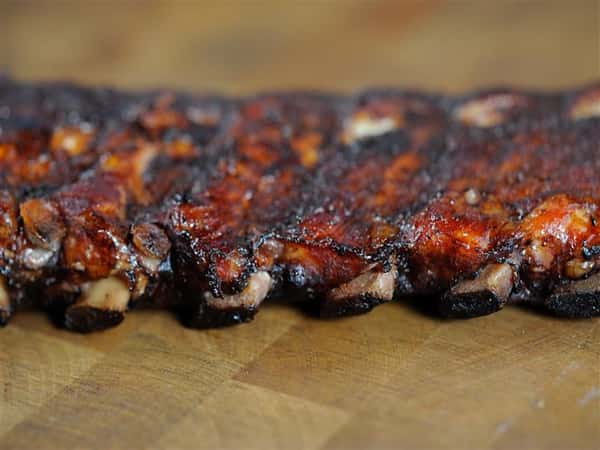 Smoked ribs with seasoning