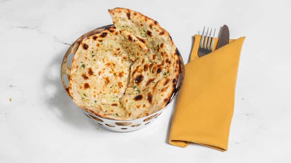 Naan/Garlic Naan