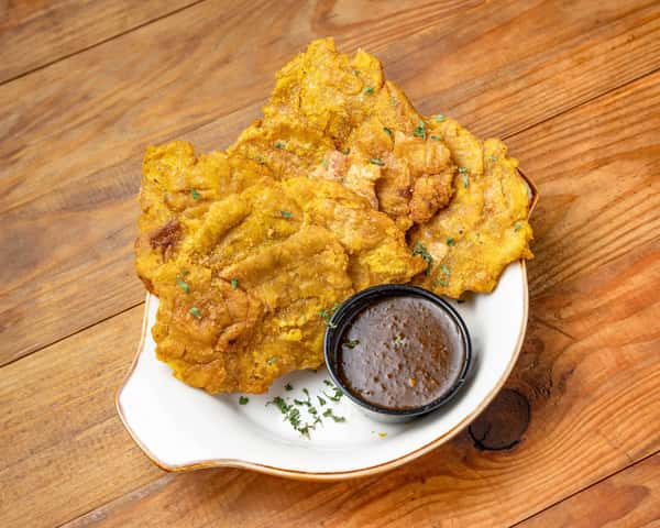 Fried chicken and sauce