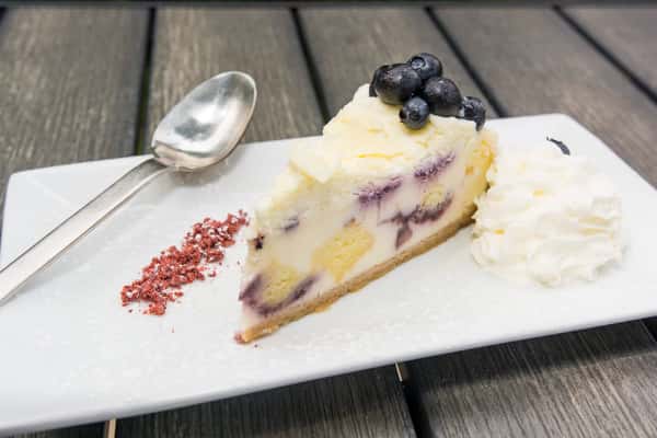White Chocolate Blueberry Cheesecake