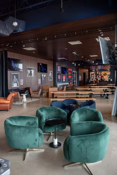 INDOOR LOUNGE