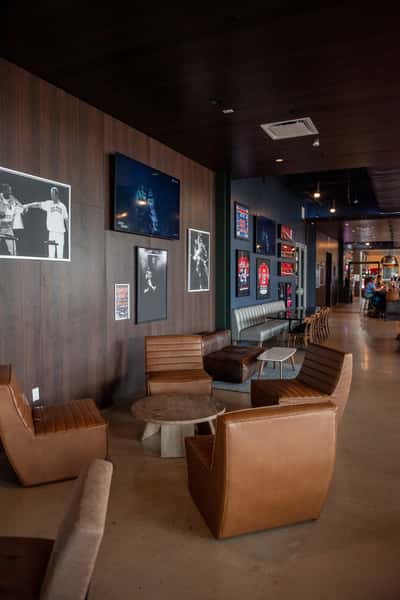 INDOOR LOUNGE