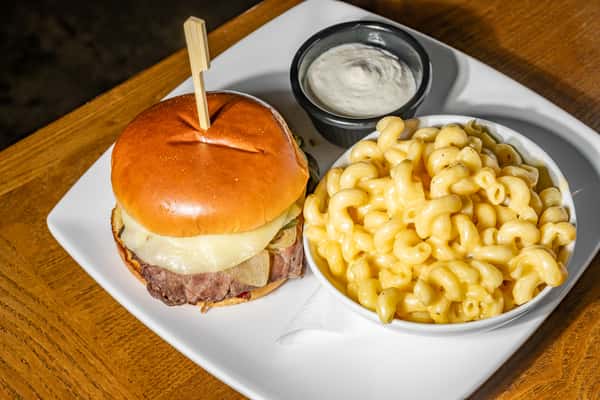57 Sandwich with mac and cheese