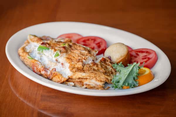 Have you tried Smoked Gouda Omelette at Lincoln Park Corner Kitchen yet? 🍳 Smoked applewood bacon, tomato, avocado and smoked imported gouda cheese come together in a rich, satisfying bite that's hard to stop thinking about. Let us know if this one is already your favorite! 😋 #LincolnParkCornerKitchen #SmokedGoudaOmelette #BreakfastCravings