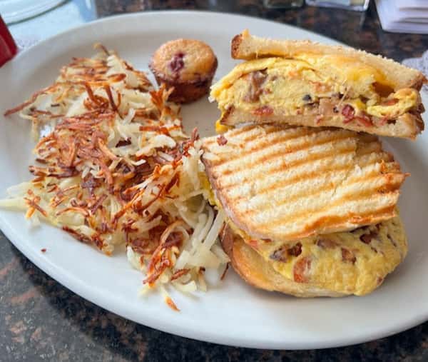sandwich with salad