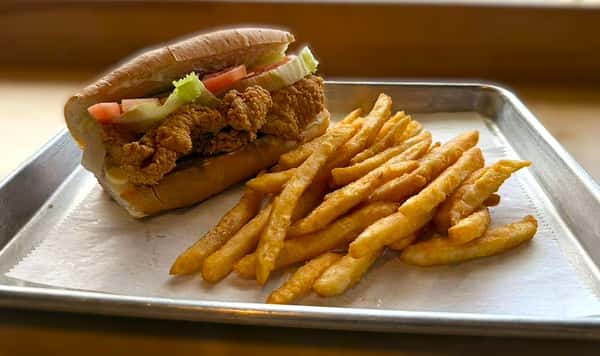 Catfish Nuggets Po' Boy w/ Fries & Coleslaw (L)