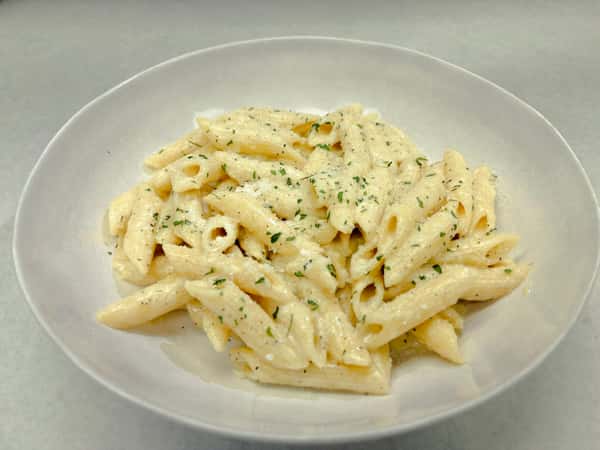 Alfredo Pasta (L)