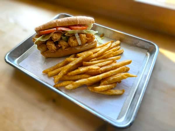 Popcorn Shrimp Po' Boy w/ Fries & Coleslaw (L)