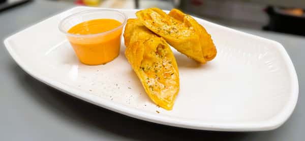 Cheesy Seafood Eggroll