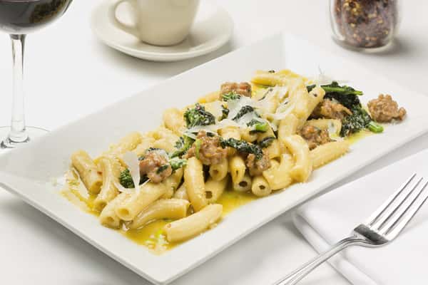 Rigatoni con Salccicia e Rabe
