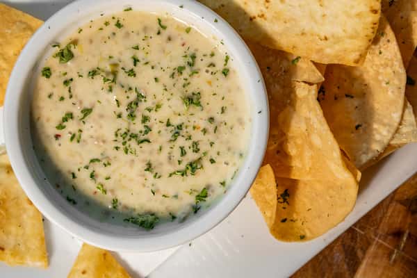 CHOPHOUSE CHEESE DIP