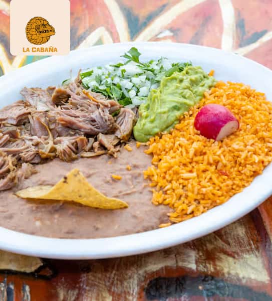 Plato De Carnitas is straight from the Michoacán style—crispy edges, tender bites, served with the fixings. Real deal eats for your next plate. 📍 738 Rose Ave., Venice, CA 90291 📞 (310) 392-7973