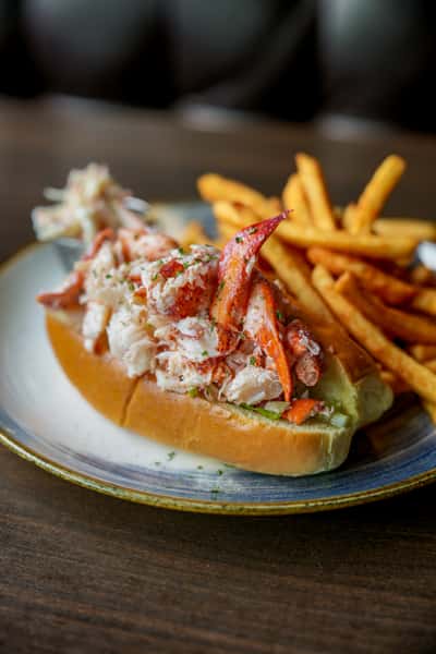 LOBSTER ROLL