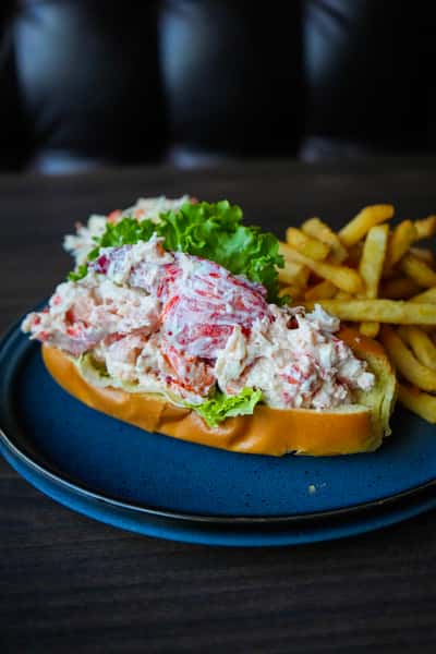LOBSTER ROLL