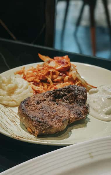 Steak & Mashed Potatoes