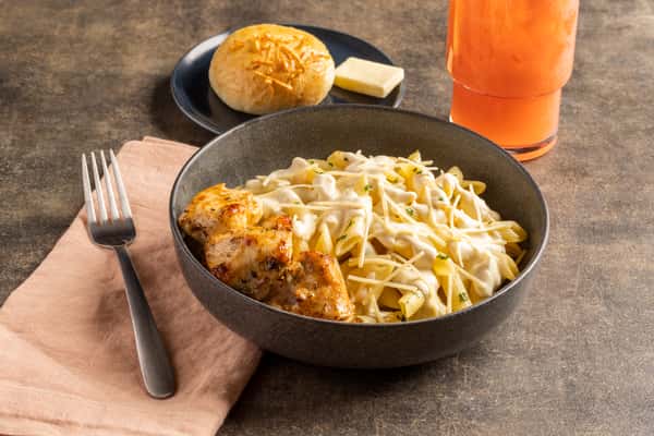 #6 Chicken Alfredo Pasta & Bread