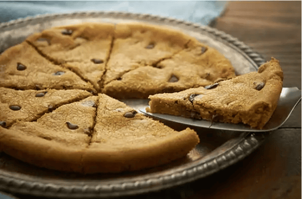 Chocolate Chip Cookie Pizza