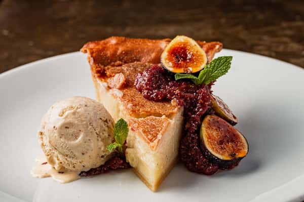 fig cheesecake with ice cream