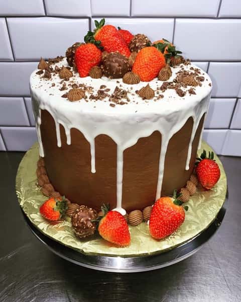 chocolate strawberry cake