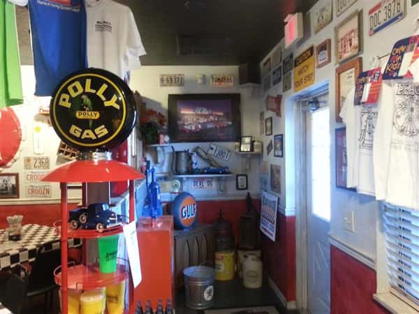 Exit area with many decorations