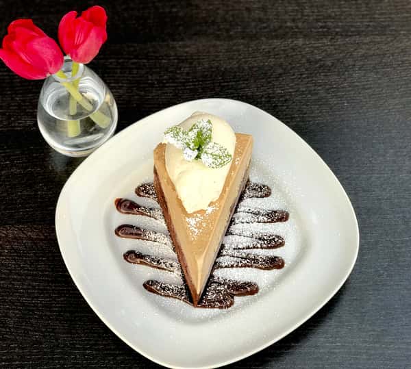 Mississippi Mud Pie w/ Coffee Almond Ice Cream, Oreo Crust,  Chocolate Sauce & Whipped Cream