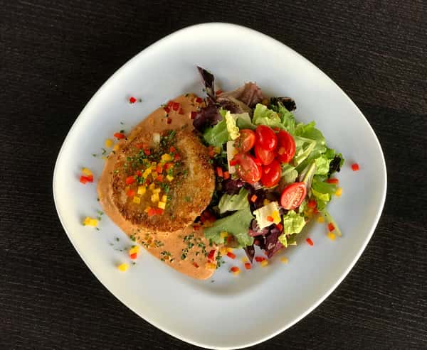 Dungeness Crab Cake w/ Mixed Green Salad, Red Bell Peppers & Smoked Chili Remoulade