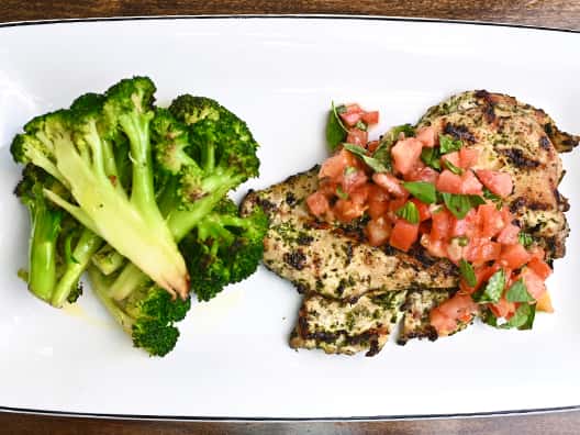 Grilled Chicken & Broccoli