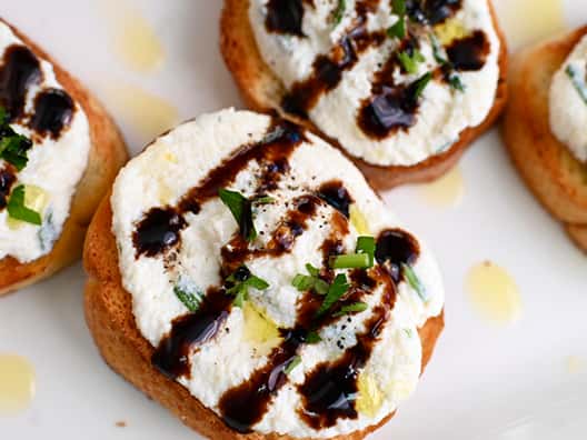 Ricotta Balsamic Crostini