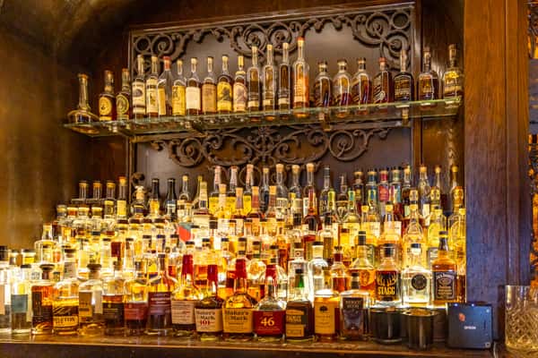 bar
