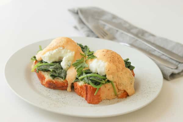 Eggs benedict