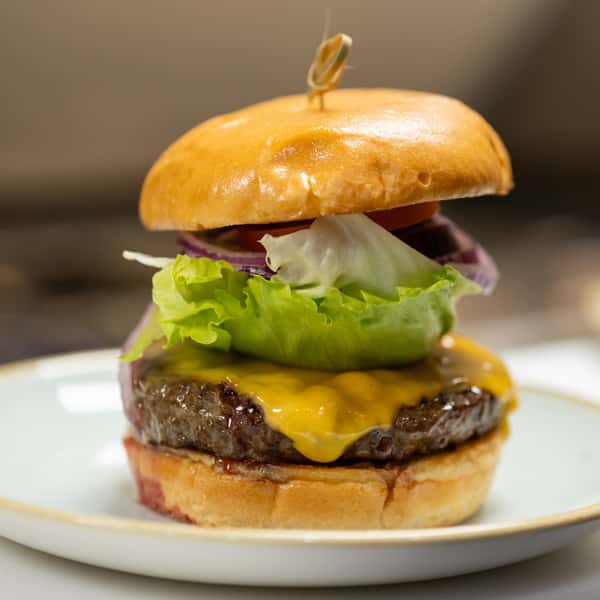 Cams Cheeseburger