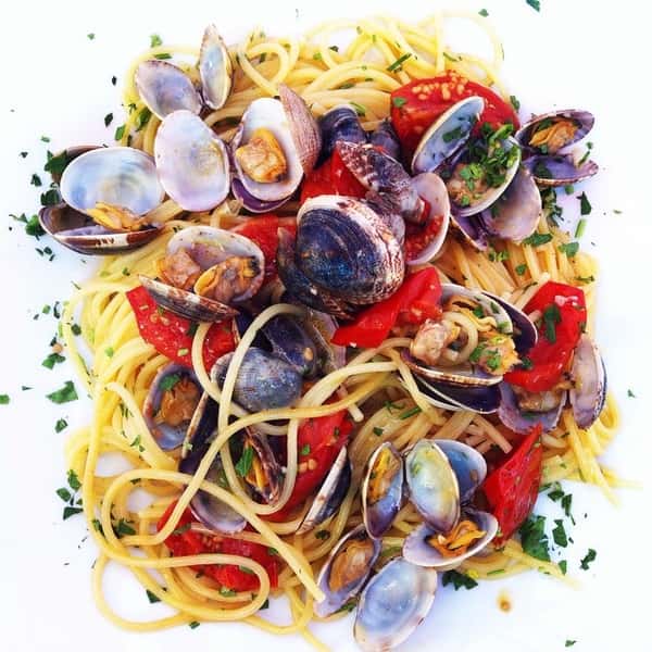 Spaghetti & Clam Sauce