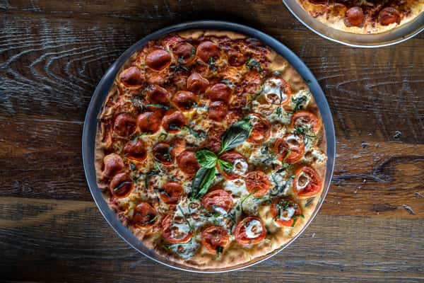 Roma Cauliflower Pizza