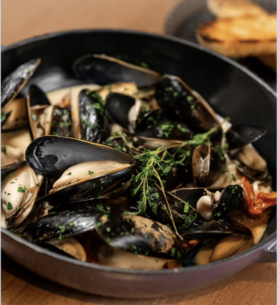 Steamed Mussels "Sorrentino"